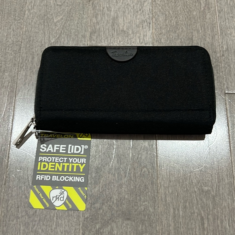 Travelon Safe ID RFID Blocking Zip Around Wallet Black Nylon